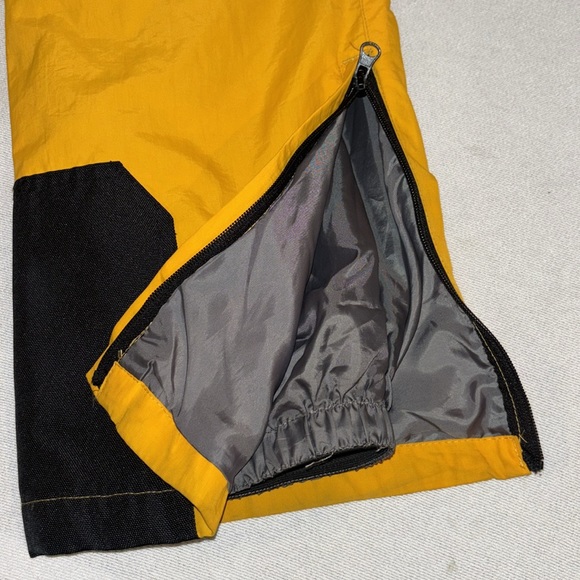 Slalom women’s black and yellow waterproof ski/snowboarding pants size small - Picture 11 of 13